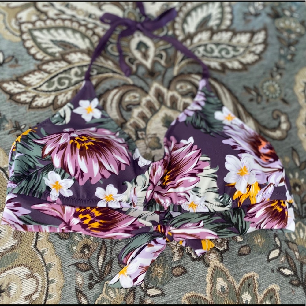Gorgeous bikini top worn once